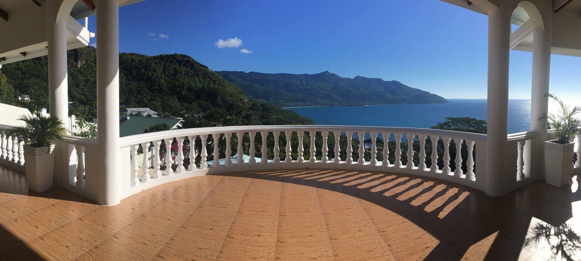 เปอตีอามูร์วิลล่า Glacis  ภายนอก รูปภาพ
